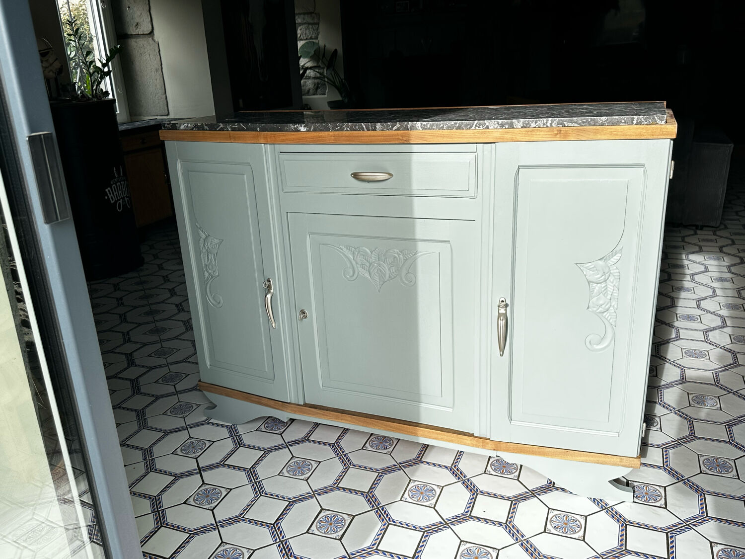 Bahut art deco revamped