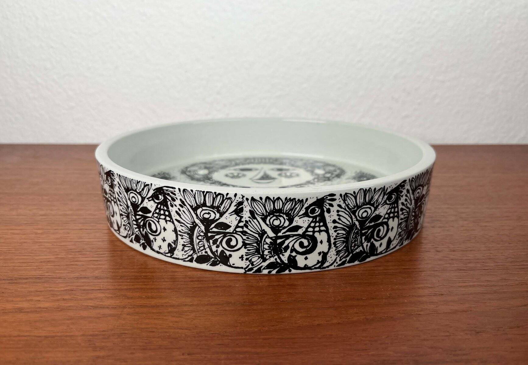 Modern Danish Flora bowl from the mid-century by Bjørn Wiinblad for Nymölle, Denmark, 1960s.