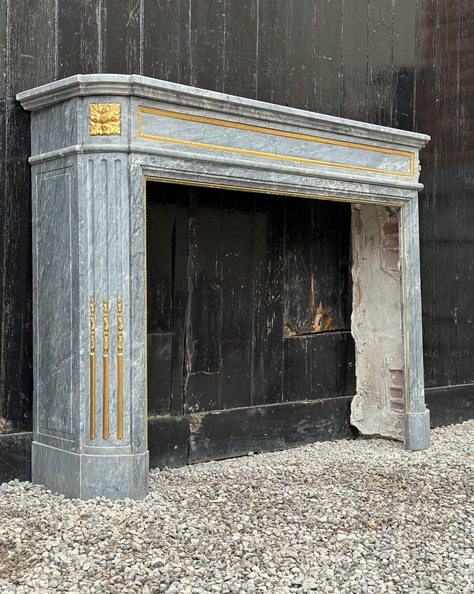 Louis XVI style half-moon fireplace in marble circa 1880