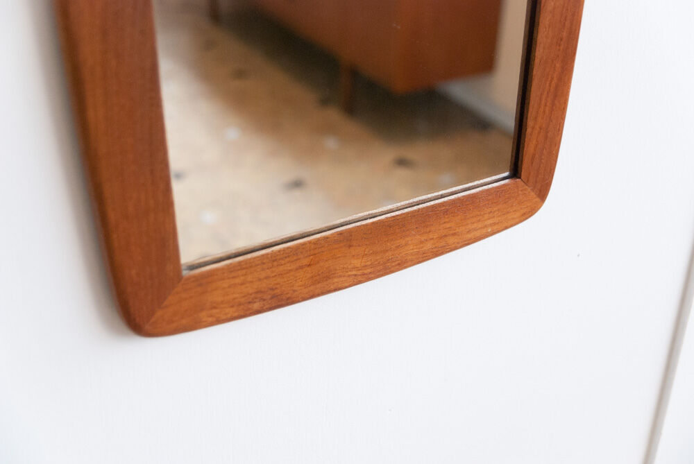 Scandinavian mirror rounded