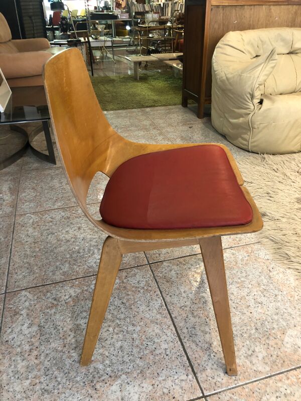 Chaise Tonneau de Guariche pieds bois