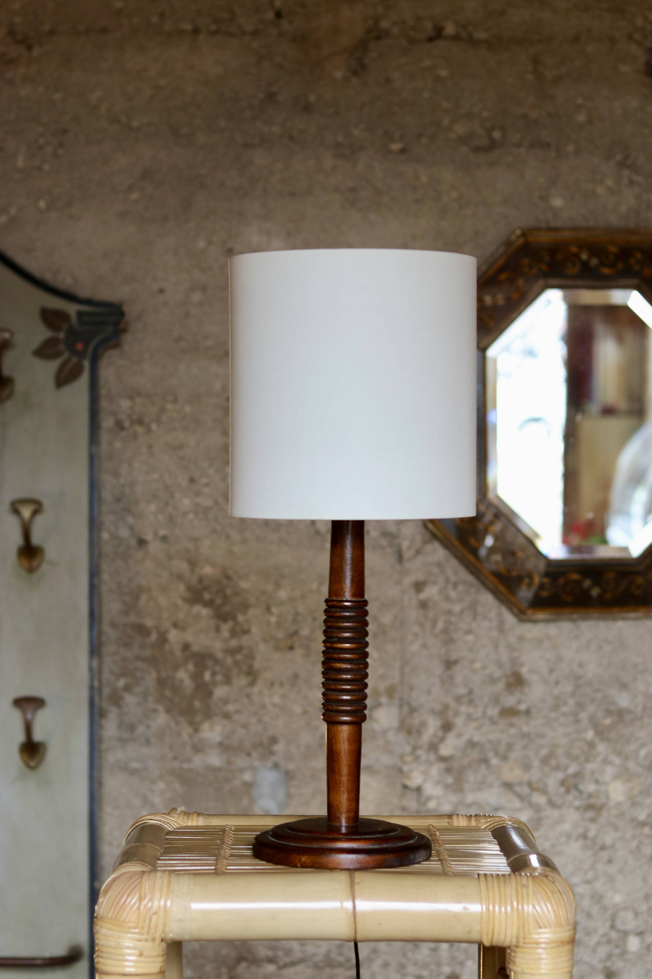 Elegant varnished turned wood lamp, 1940s