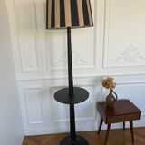 Lampadaire vintage en bois patiné noir et abat-jour rayé