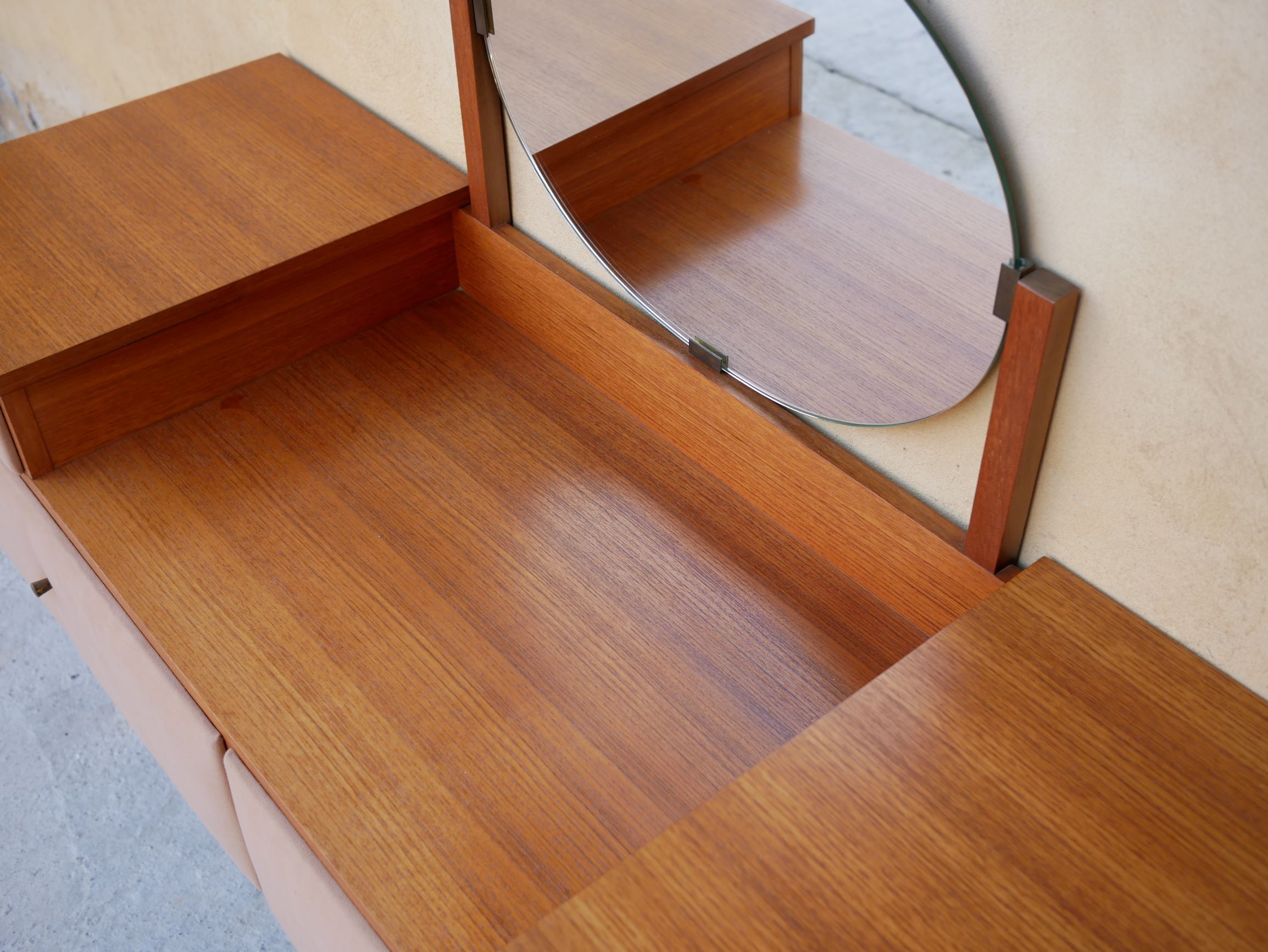 Dressing table / Dresser by Roger Landault