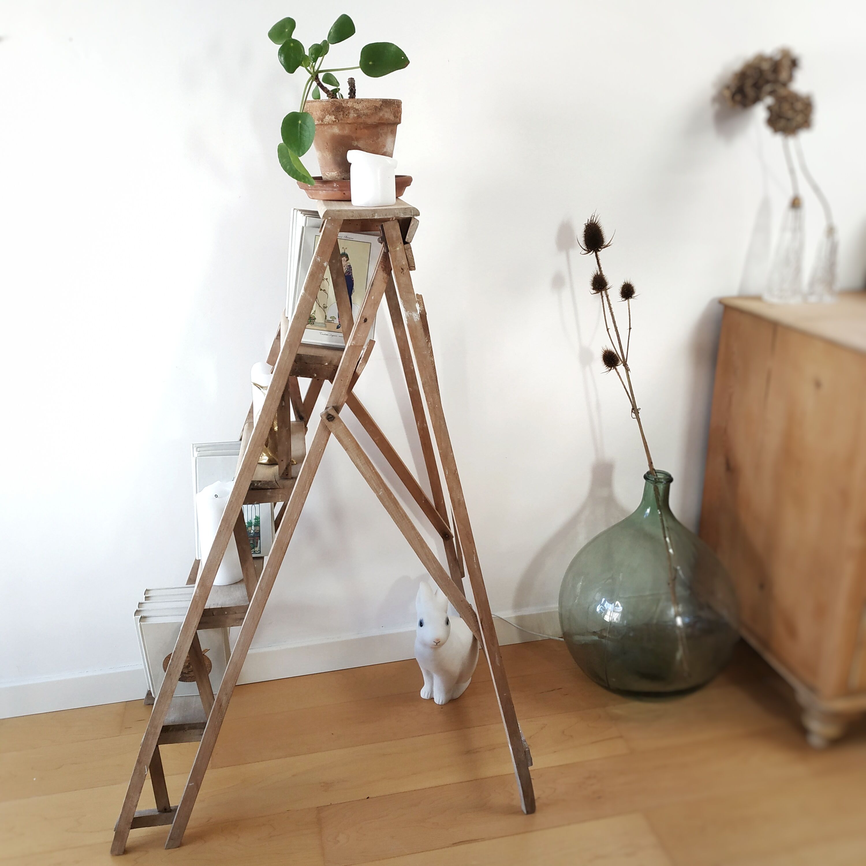 Painter's stepladder