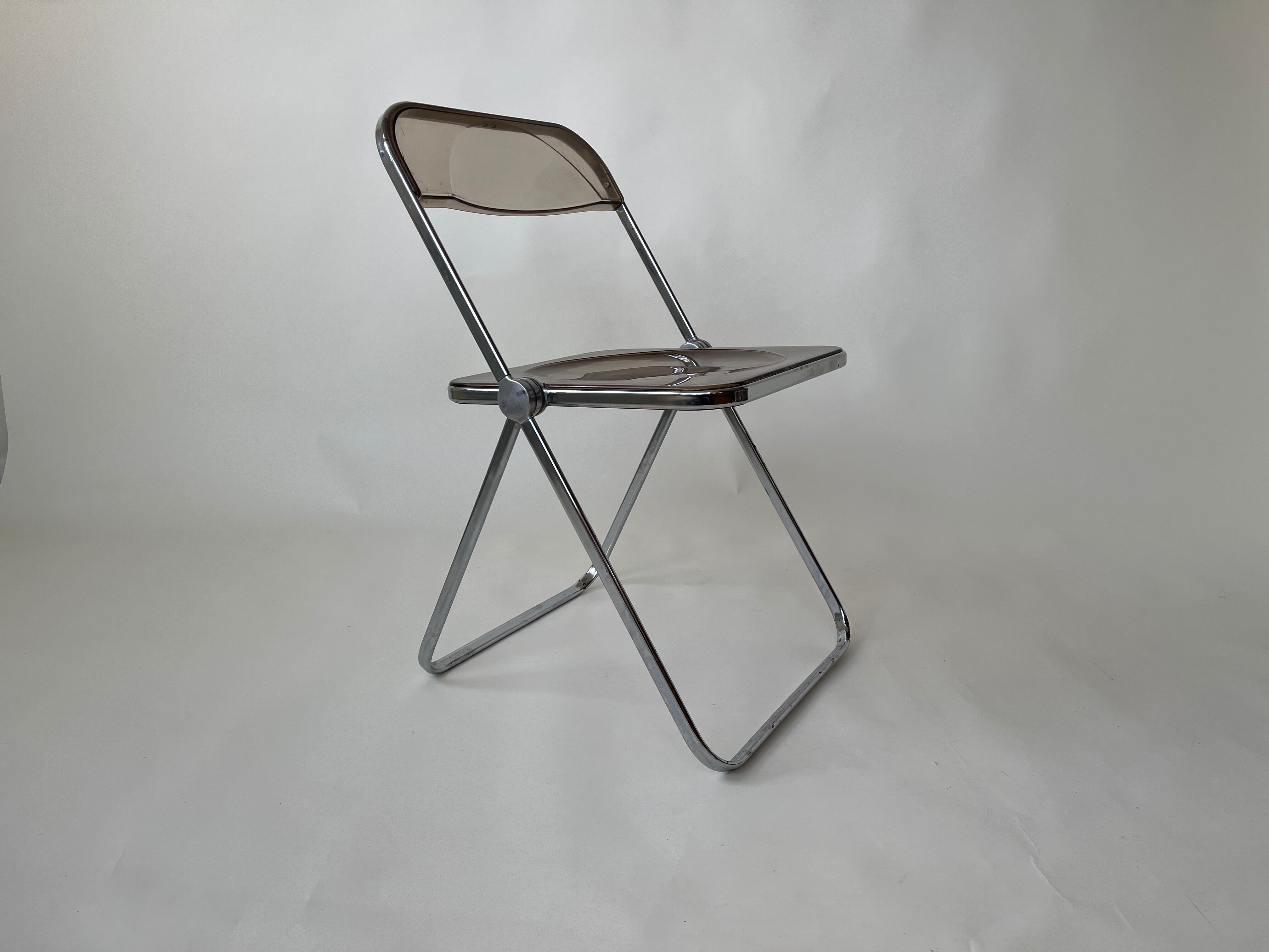 Pair of Folding Plia Chairs by Giancarlo Piretti