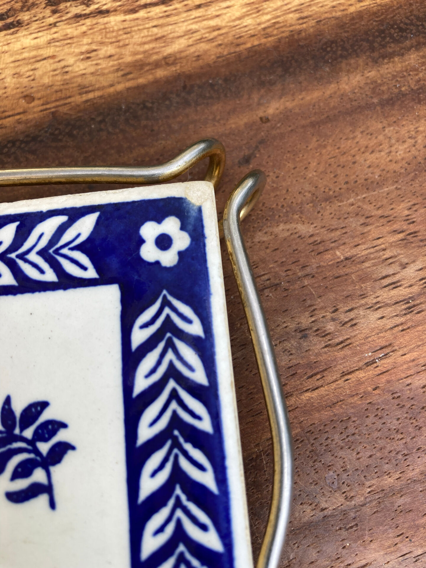 Vintage chic Gien earthenware trivet