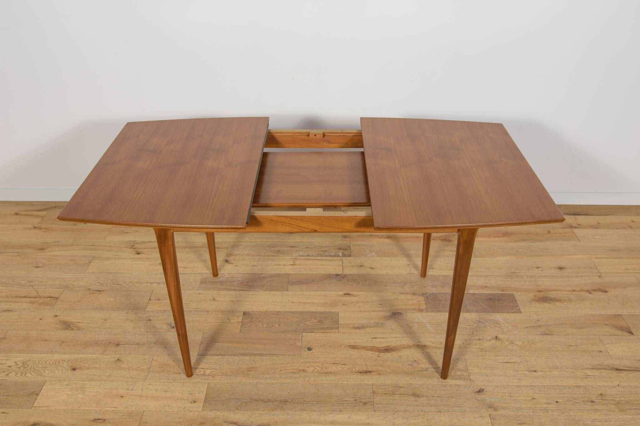 Table à manger extensible en teck du milieu du siècle de McIntosh, Royaume-Uni.