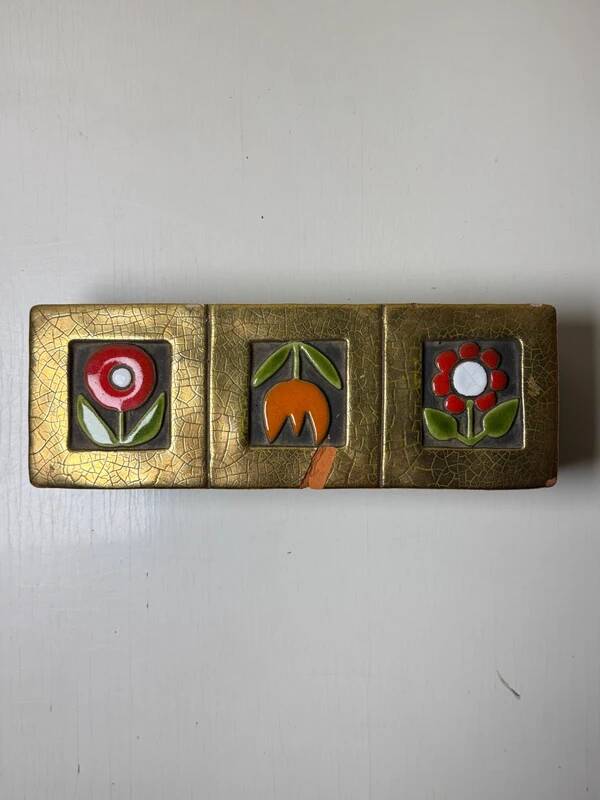 Ceramic box – mithé espelt 1960 – model "three flowers"