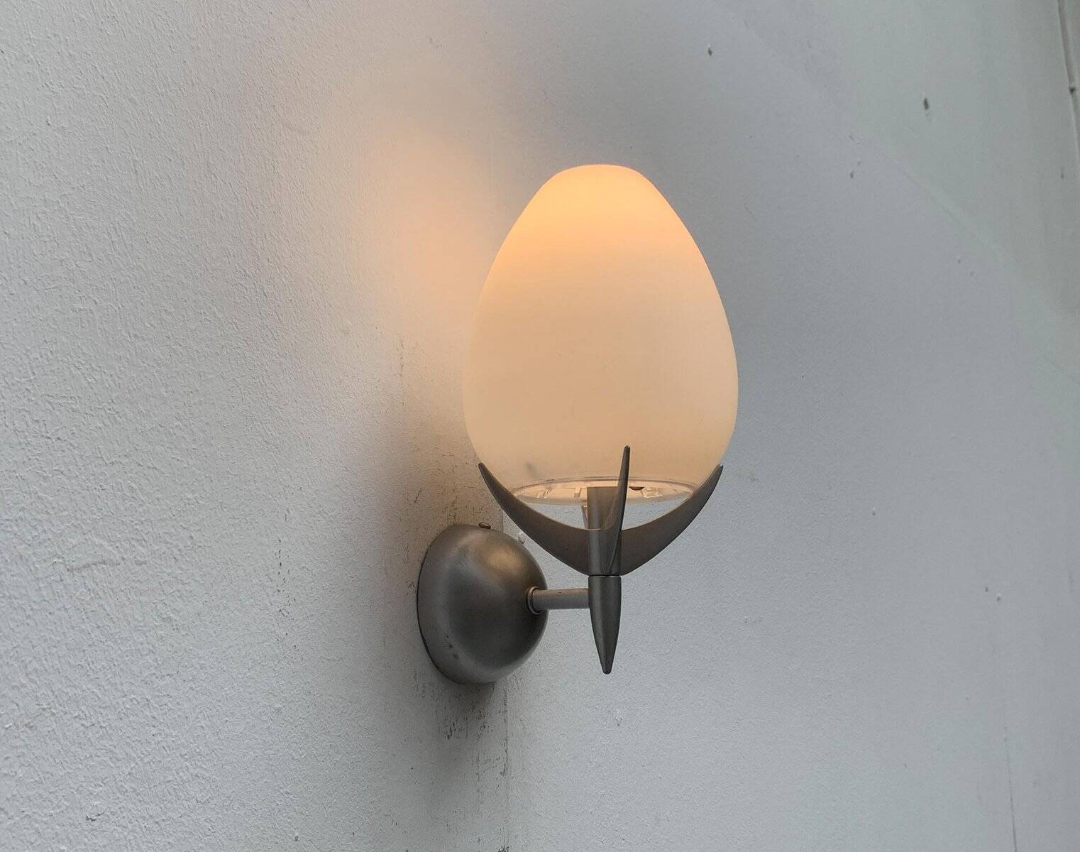 Vintage wall lamp in postmodern Italian glass by Lucente.