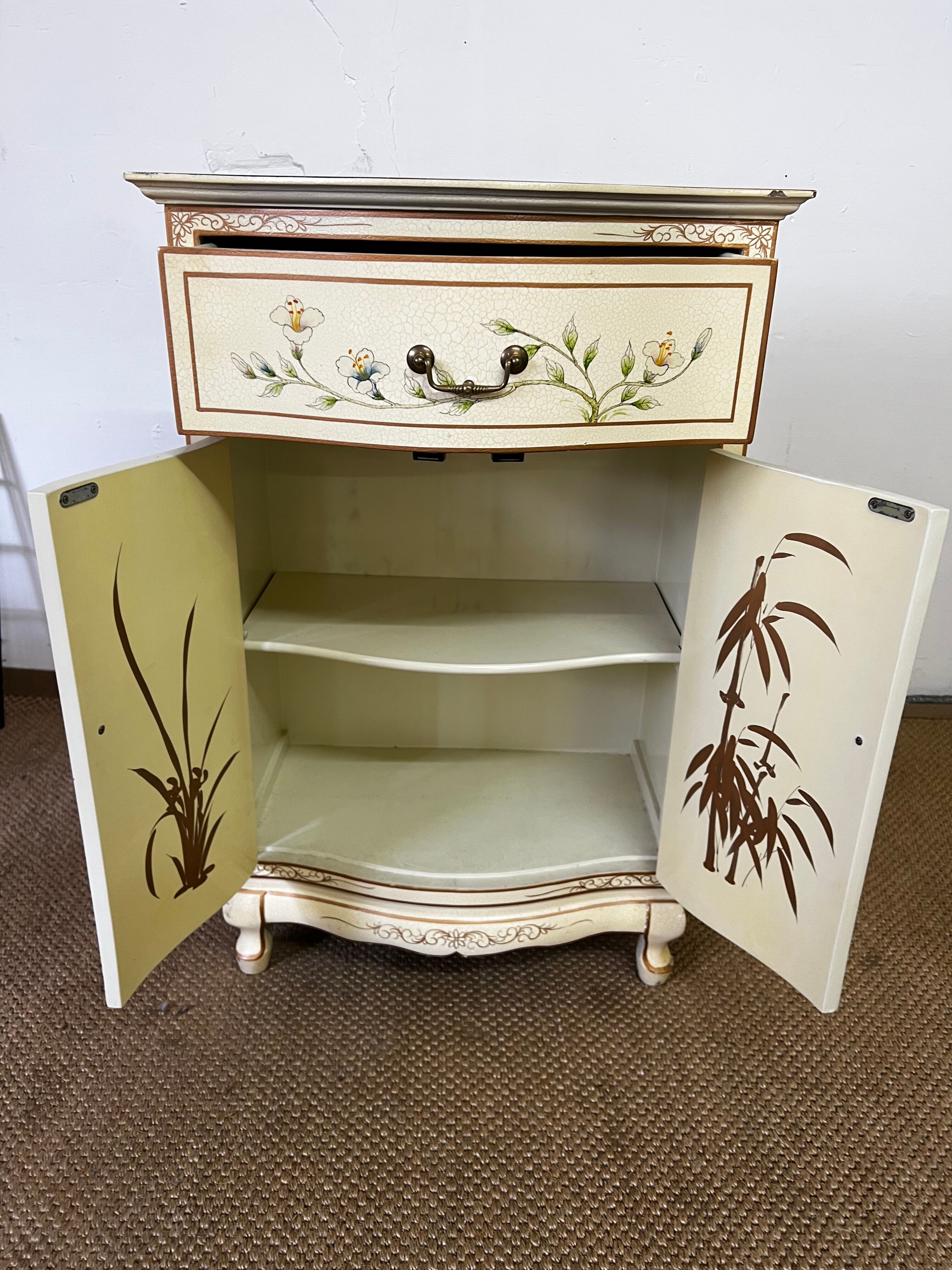 Meuble d'appui Italien décor floral japonisant