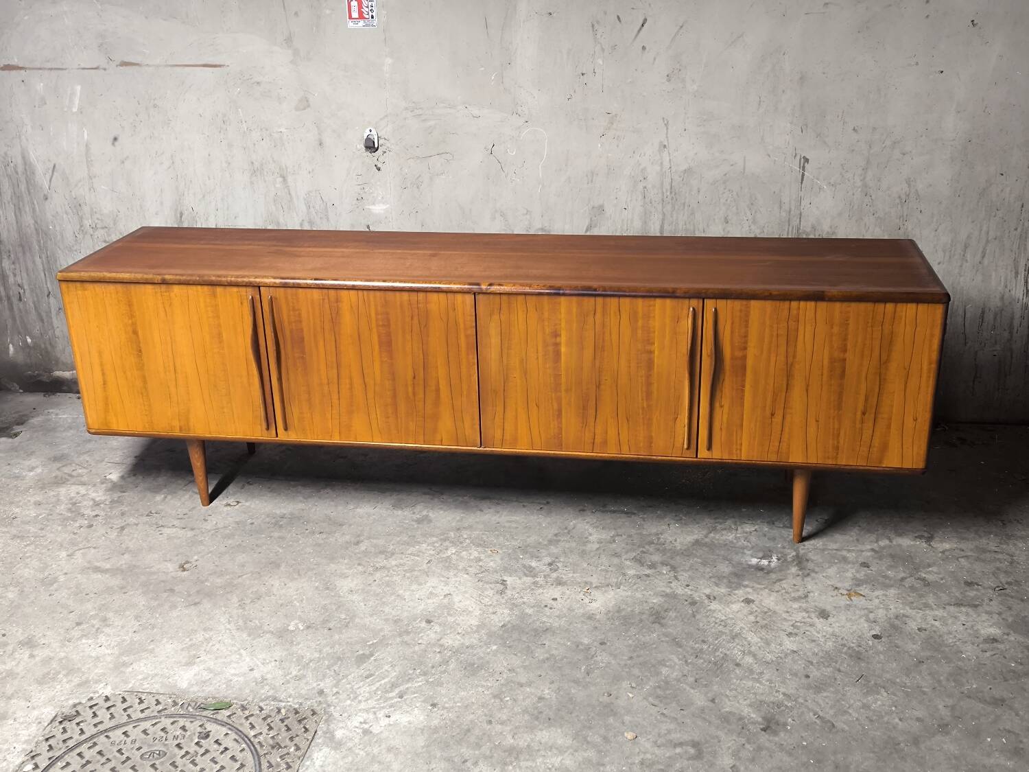 Enfilade scandinave vintage en palissandre