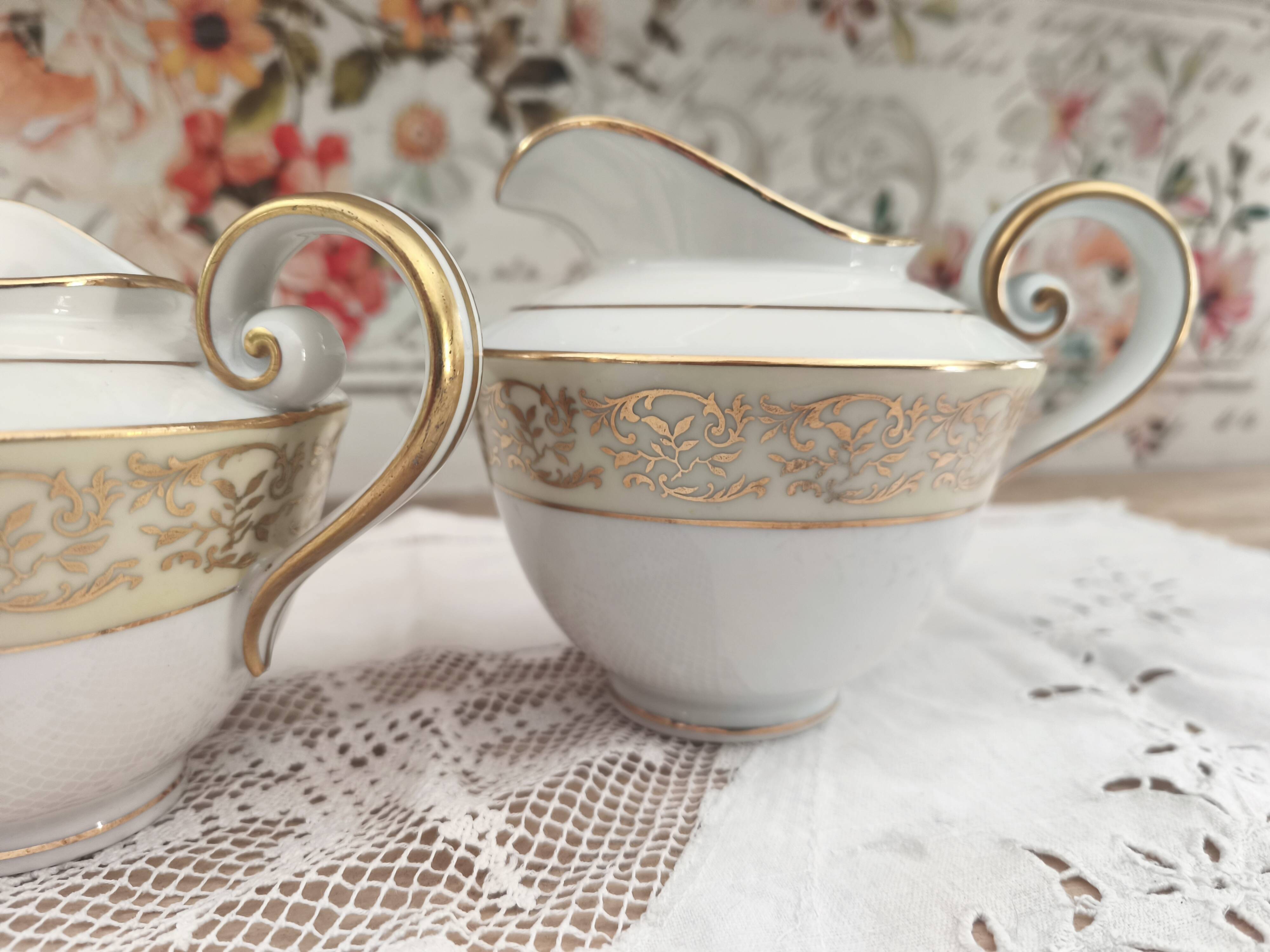 Ensemble pot à lait et crémier en porcelaine de Limoges