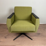 Fauteuil de salon pivotant vintage vert restauré des années 60 rembourré