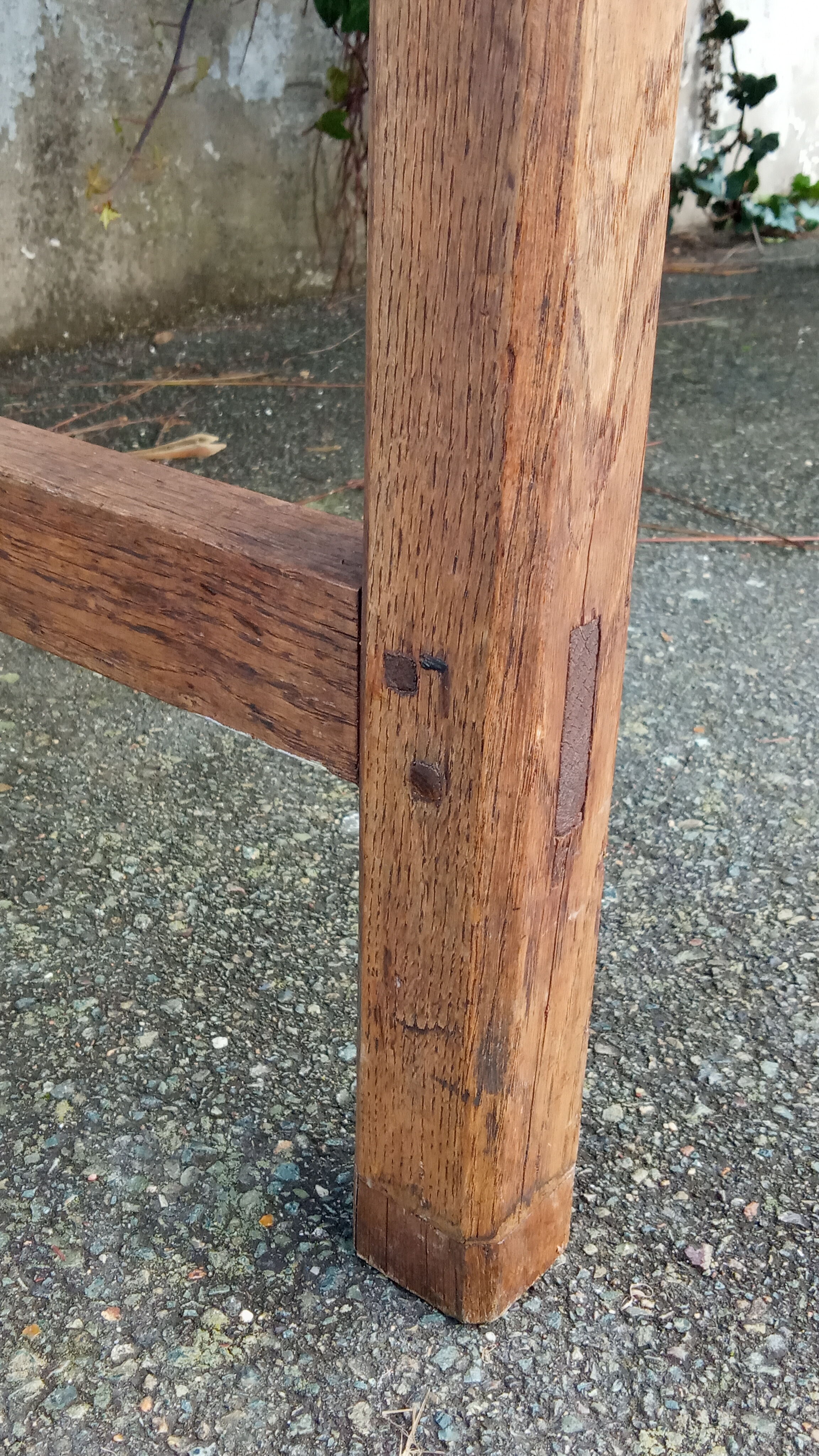 Oak farmhouse table, six drawers