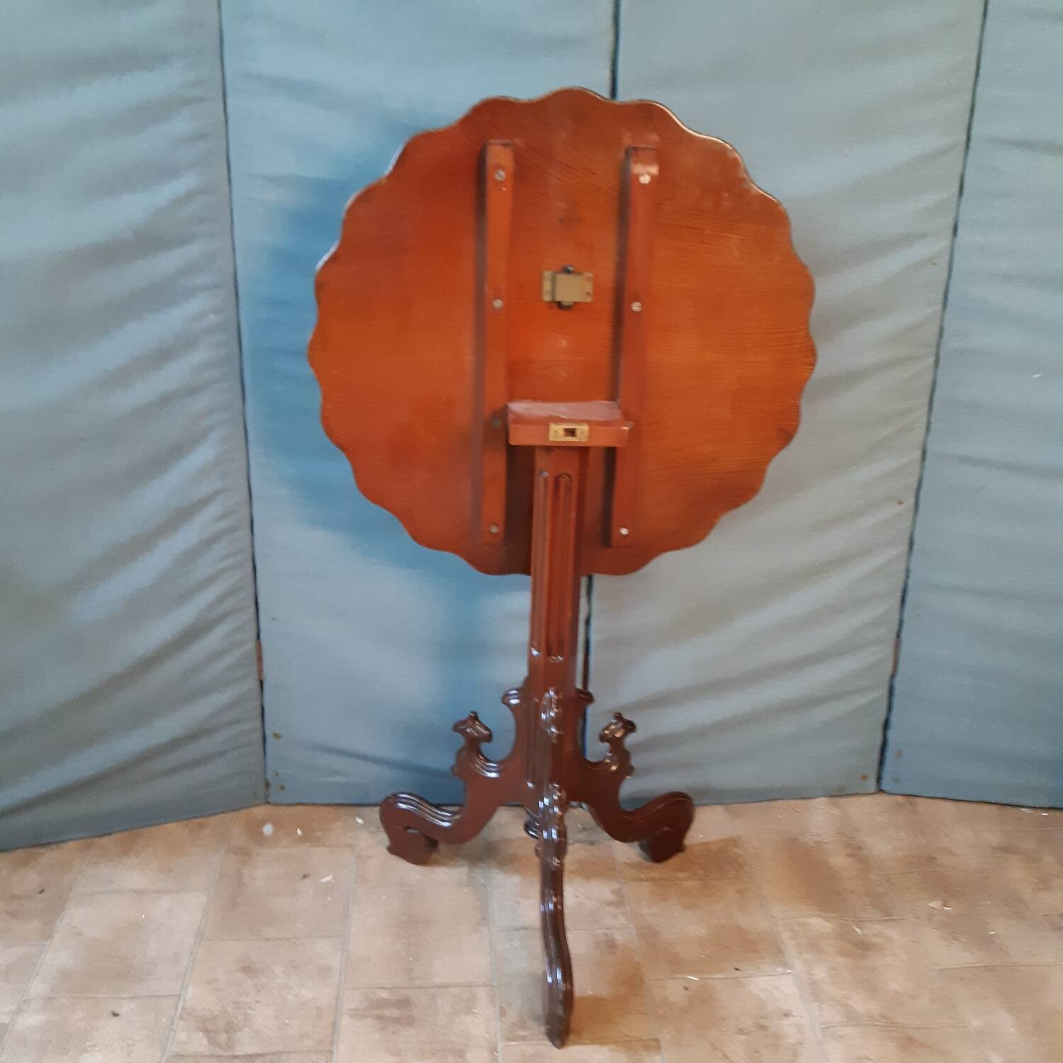 Mahogany pedestal table