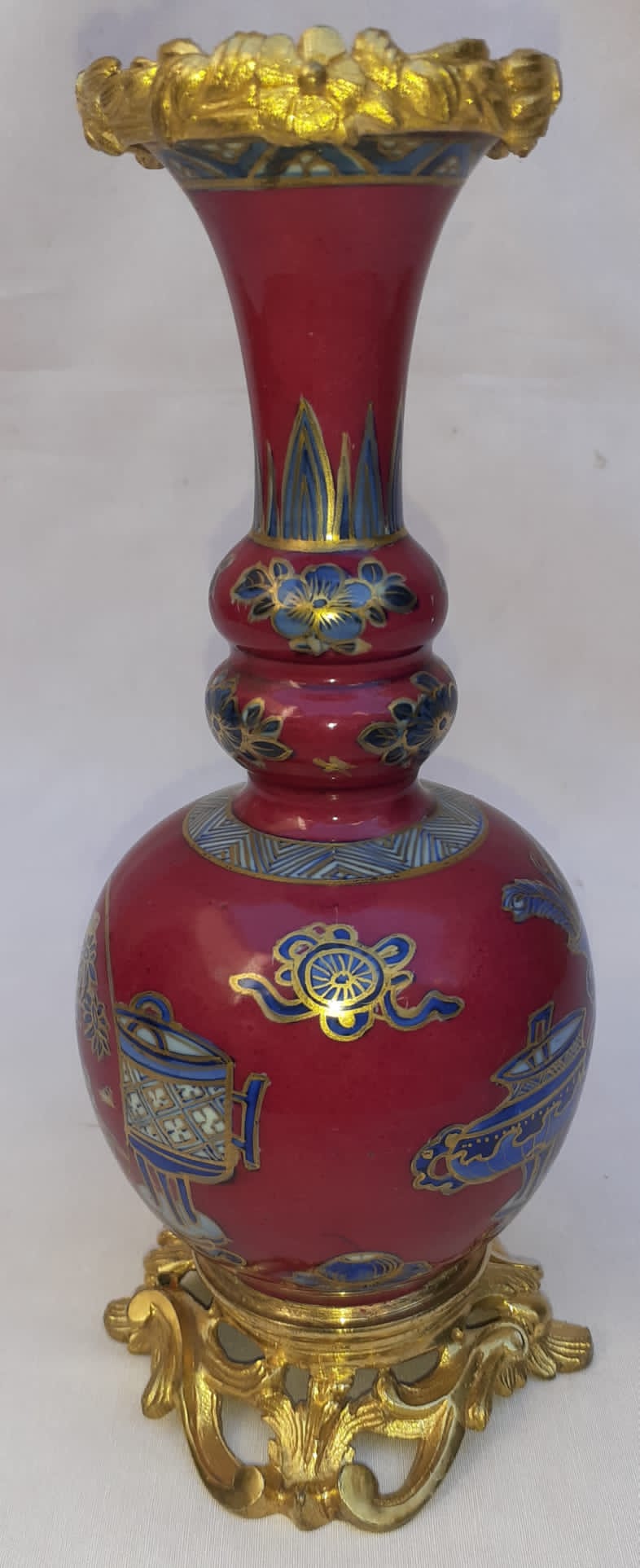 Vase XIX siècle en porcelaine