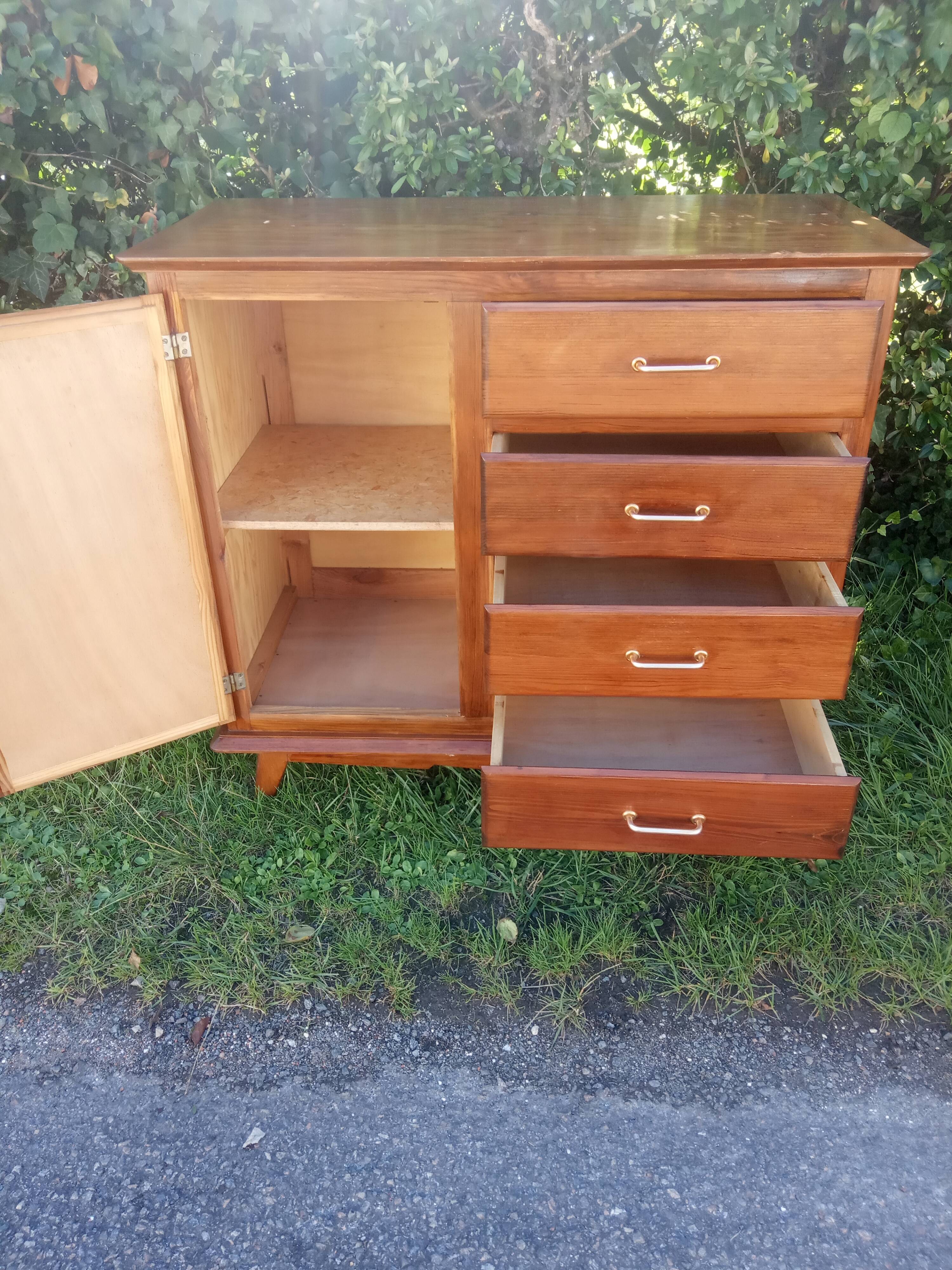Vintage chest of drawers