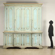 Baroque-style buffet from the mid-18th century in lacquered wood.