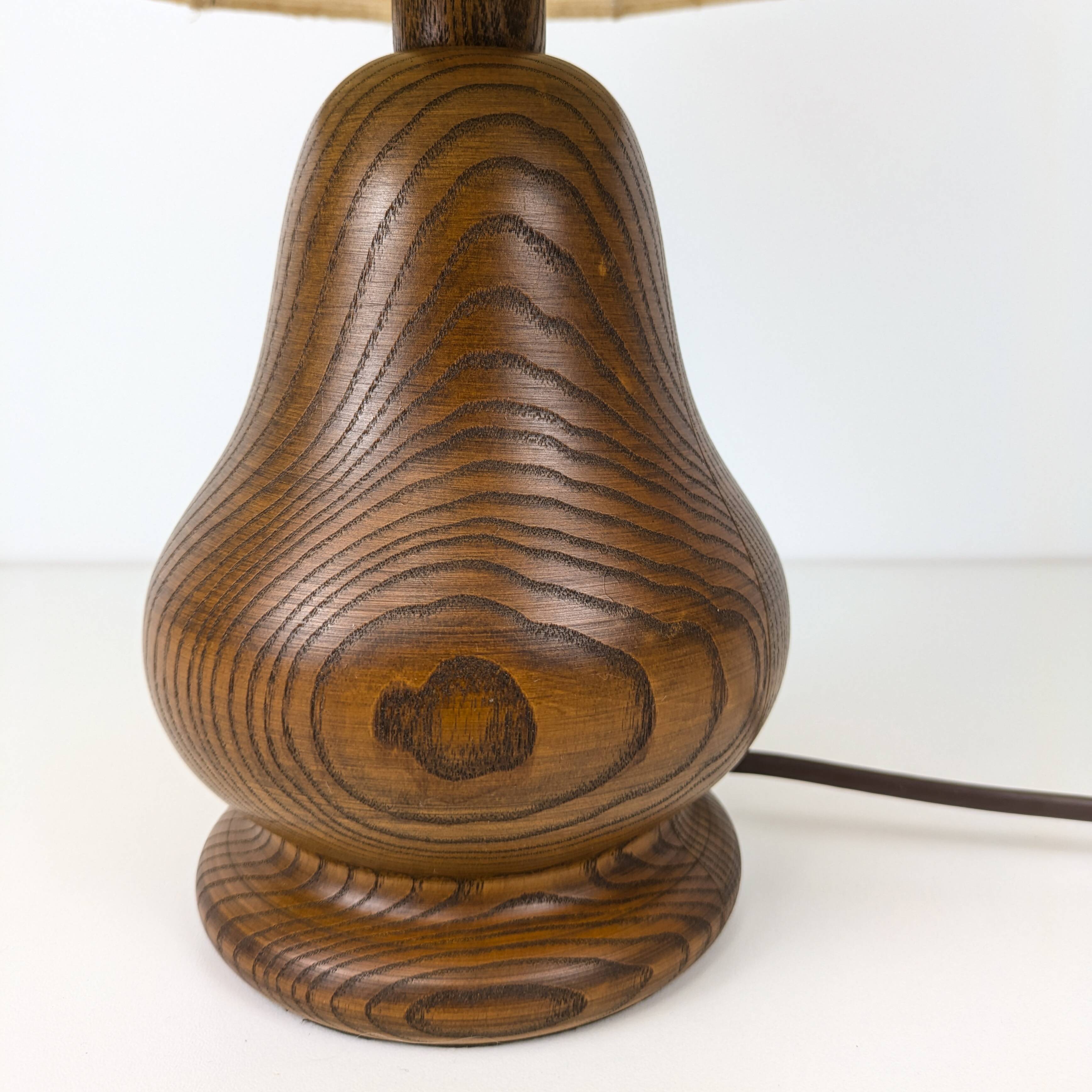 Lampe de chevet Mid Century Pied en bois massif Veinure Abat-jour courbe rose blanc brun foncé Struc