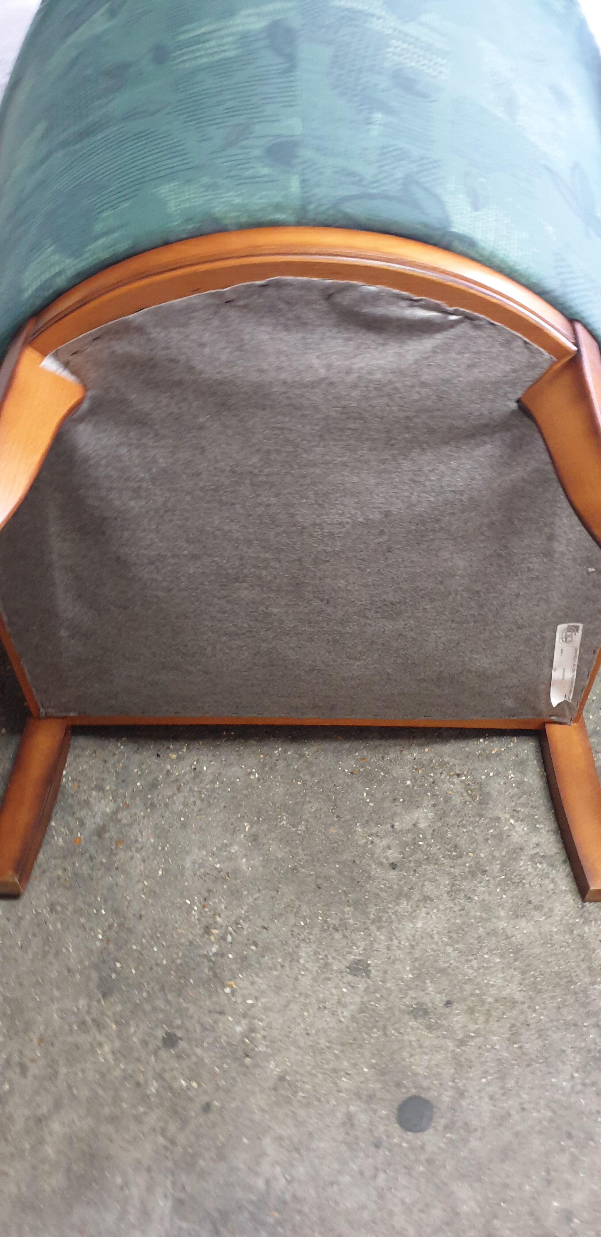 Club armchairs plus footrest