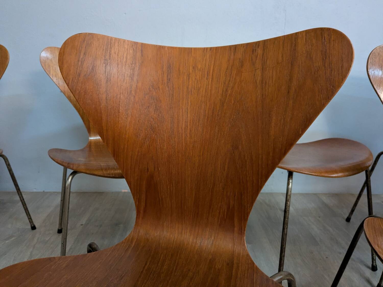 8 Arne Jacobsen Series 7 chairs