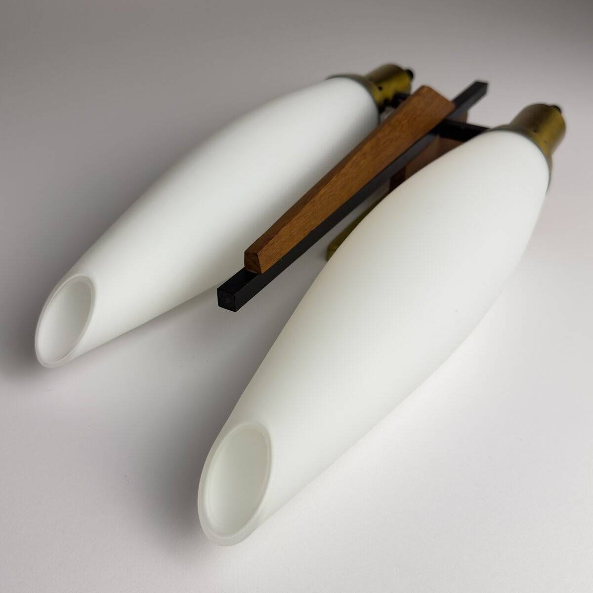 Vintage wall lamp by Stilnovo, Italy, 1960s