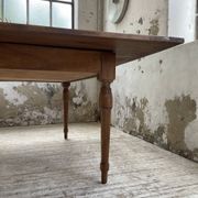 Table de ferme noyer plateau pivotable à allonges