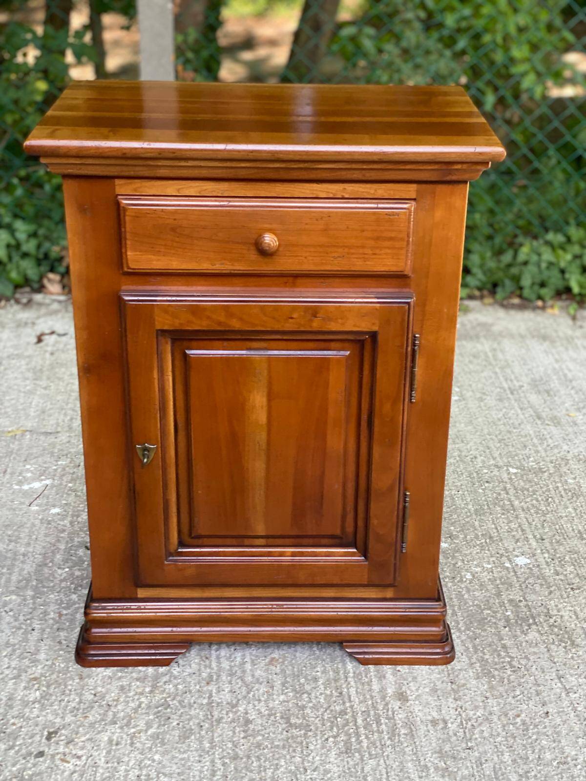 Vintage chest of drawers in solid oak wood Louis Philippe 20th century