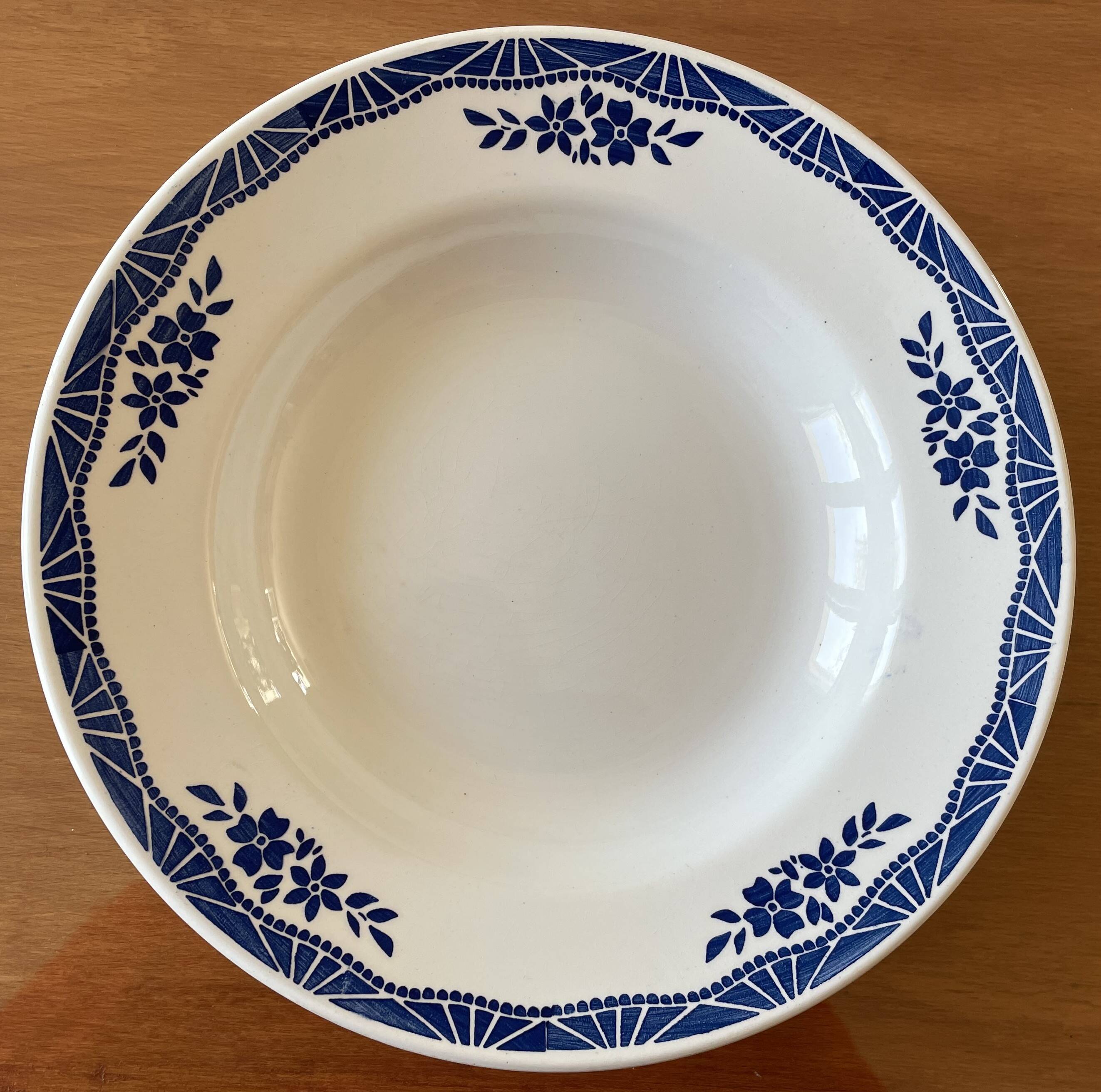 6 antique deep plates in Saint-Amand earthenware (Nord)