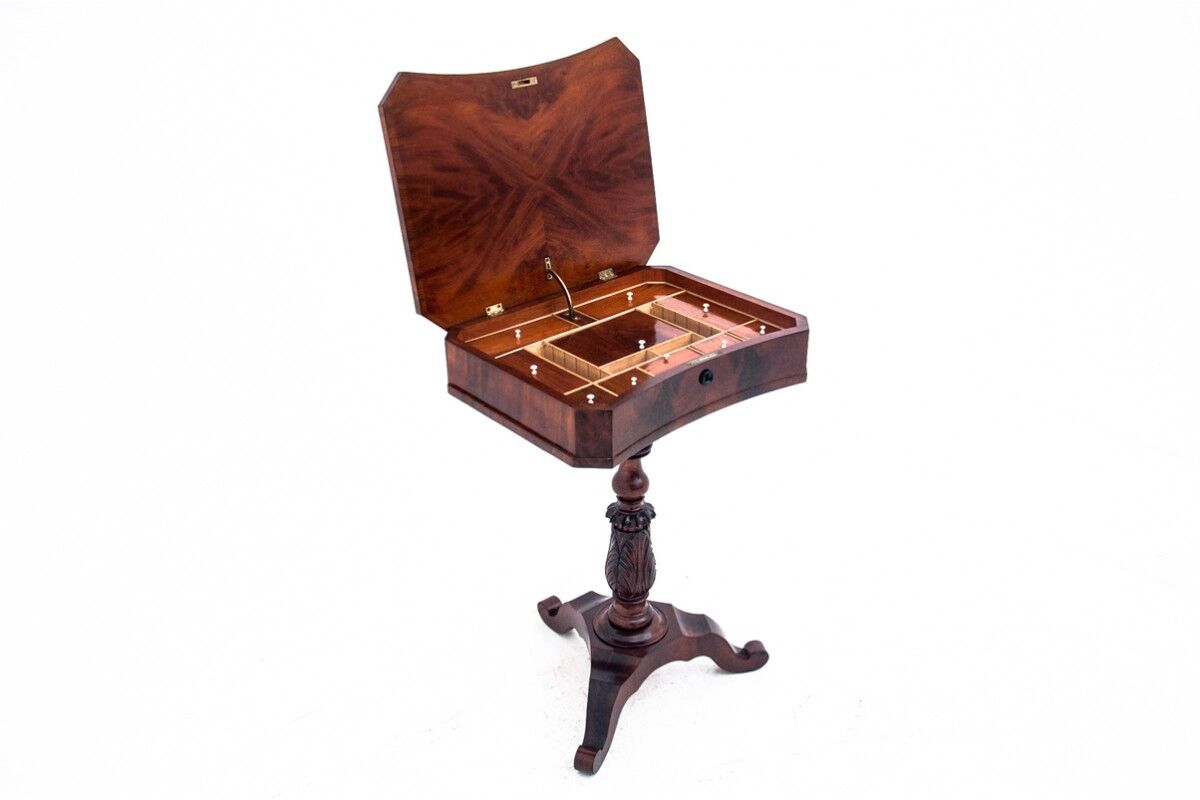 Table Biedermeier, Europe occidentale, vers 1870