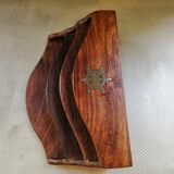 Trieur carries old mail in rosewood from India