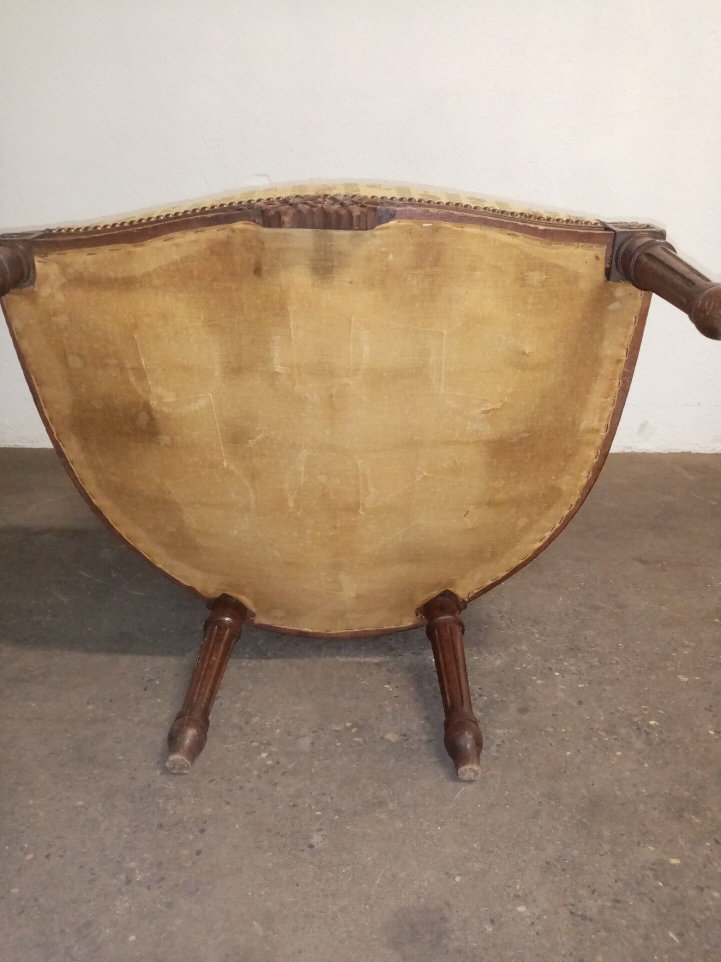 Armchair Shepherdess Louis XVI medallion in walnut fabrics in small cross stitch