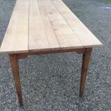 Farm table