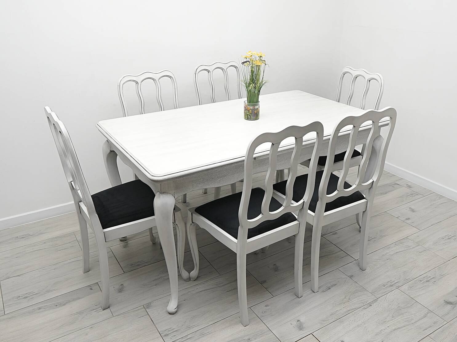 Stylish Ludwik table + 6 chairs. After professional renovation.