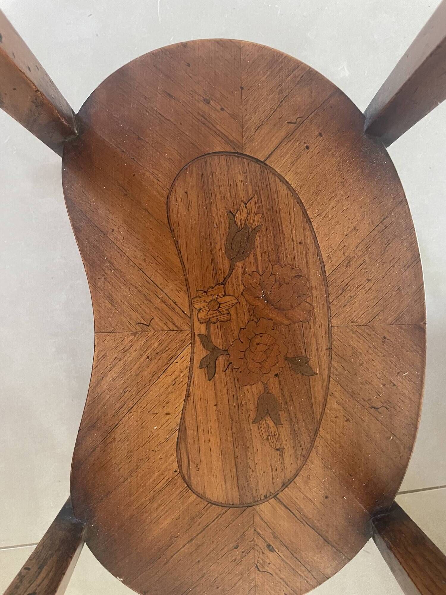 Oval bedside table from the Transition period in marquetry and bronze.