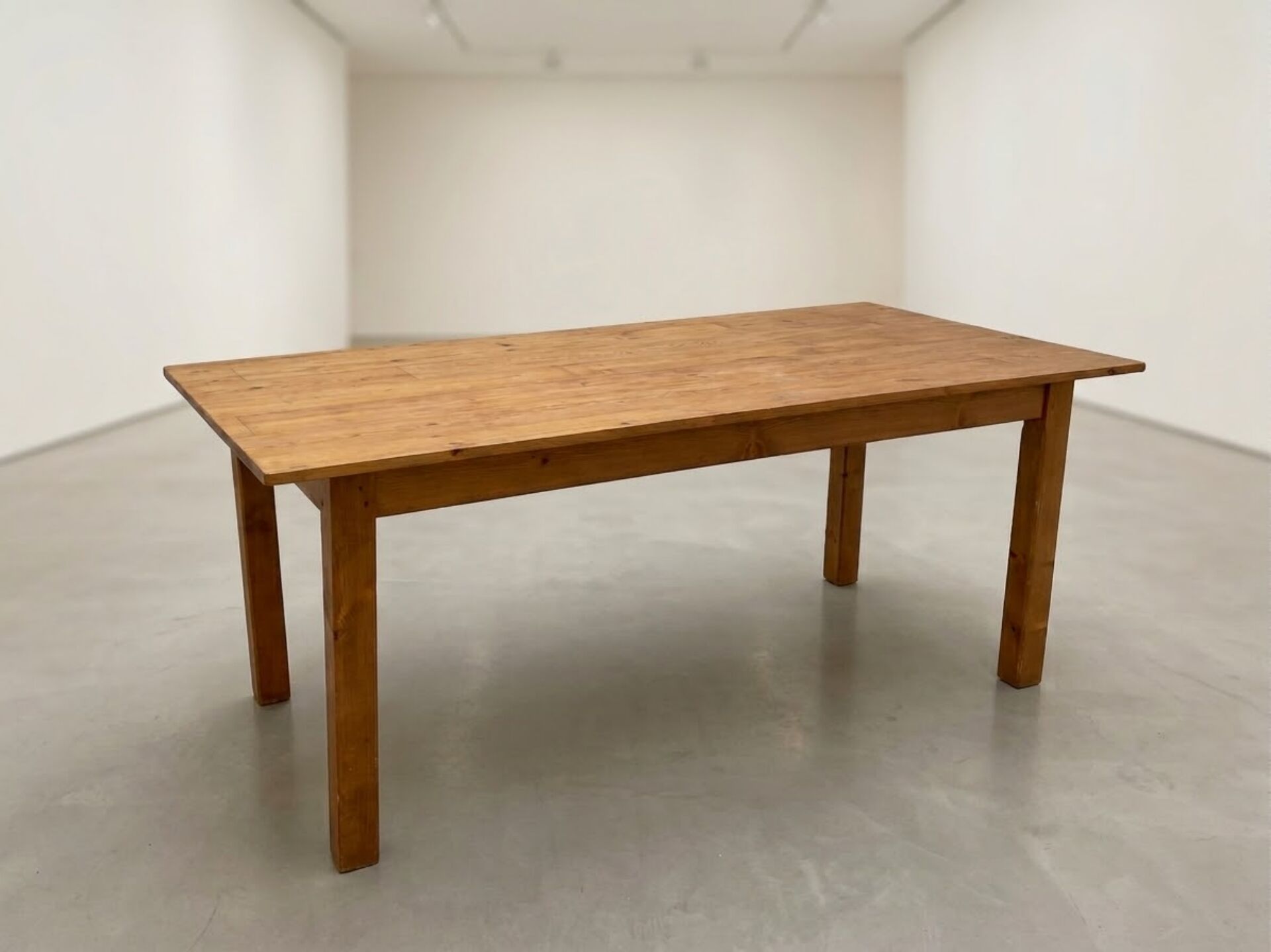 Farm table