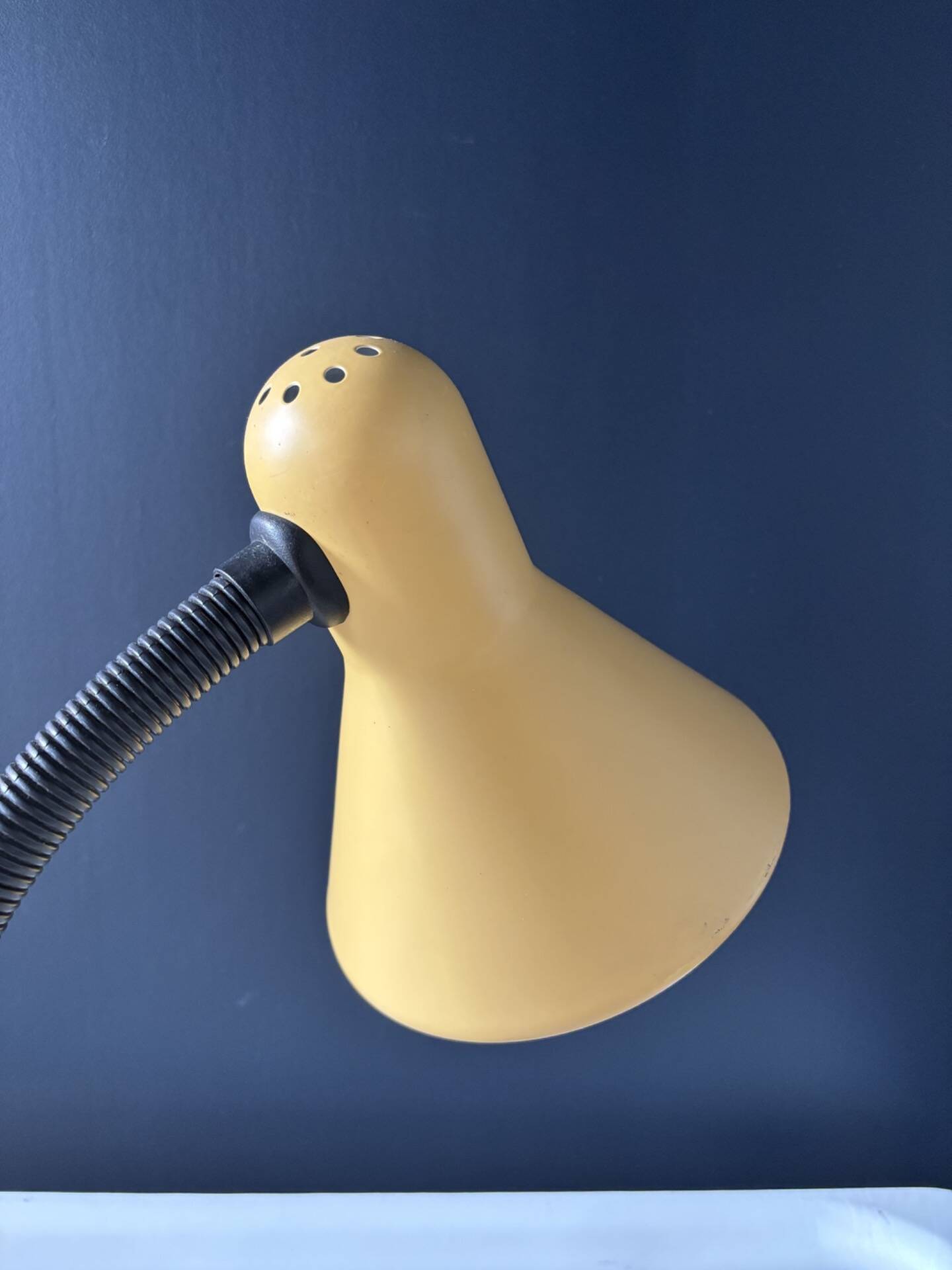 Vintage 1970s mustard yellow gooseneck desk lamp.