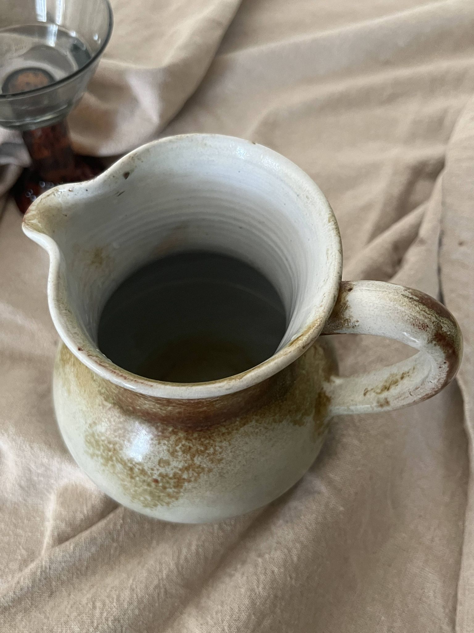 Carafe vintrage à eau / orangeade en céramique émaillée, 1950