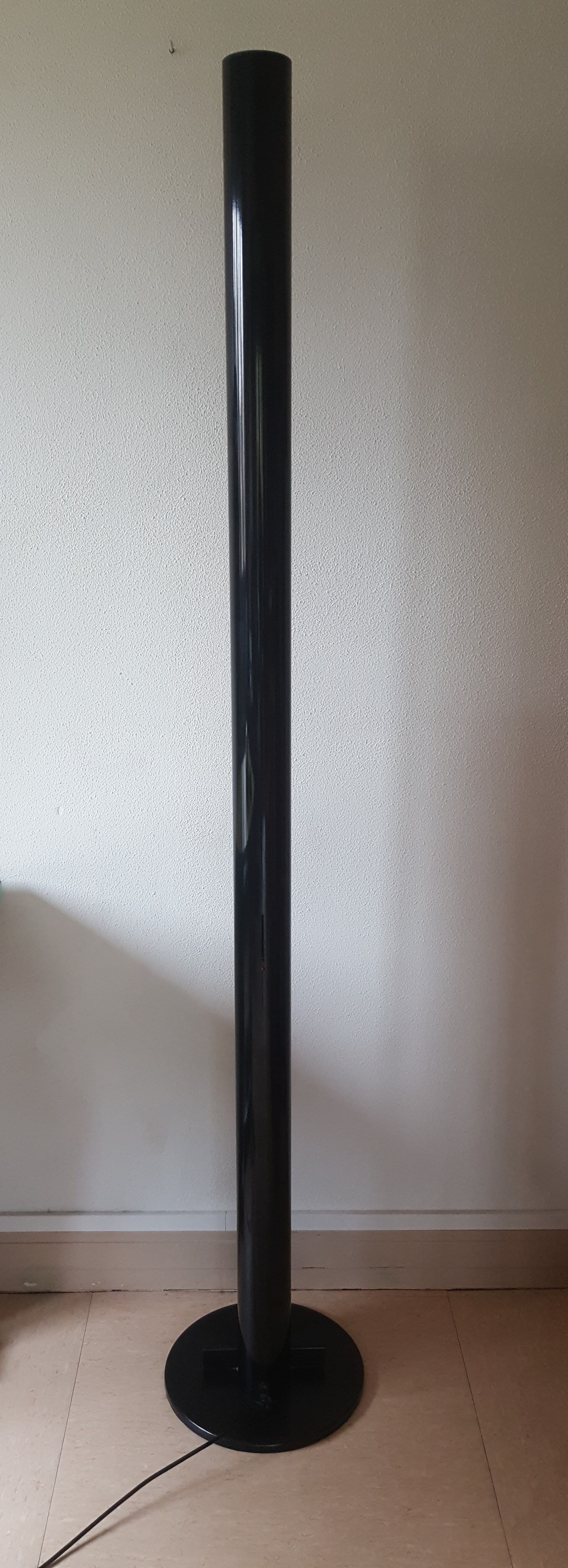 Italian design floor lamp Megaron by Gianfranco Frattini for Artemide