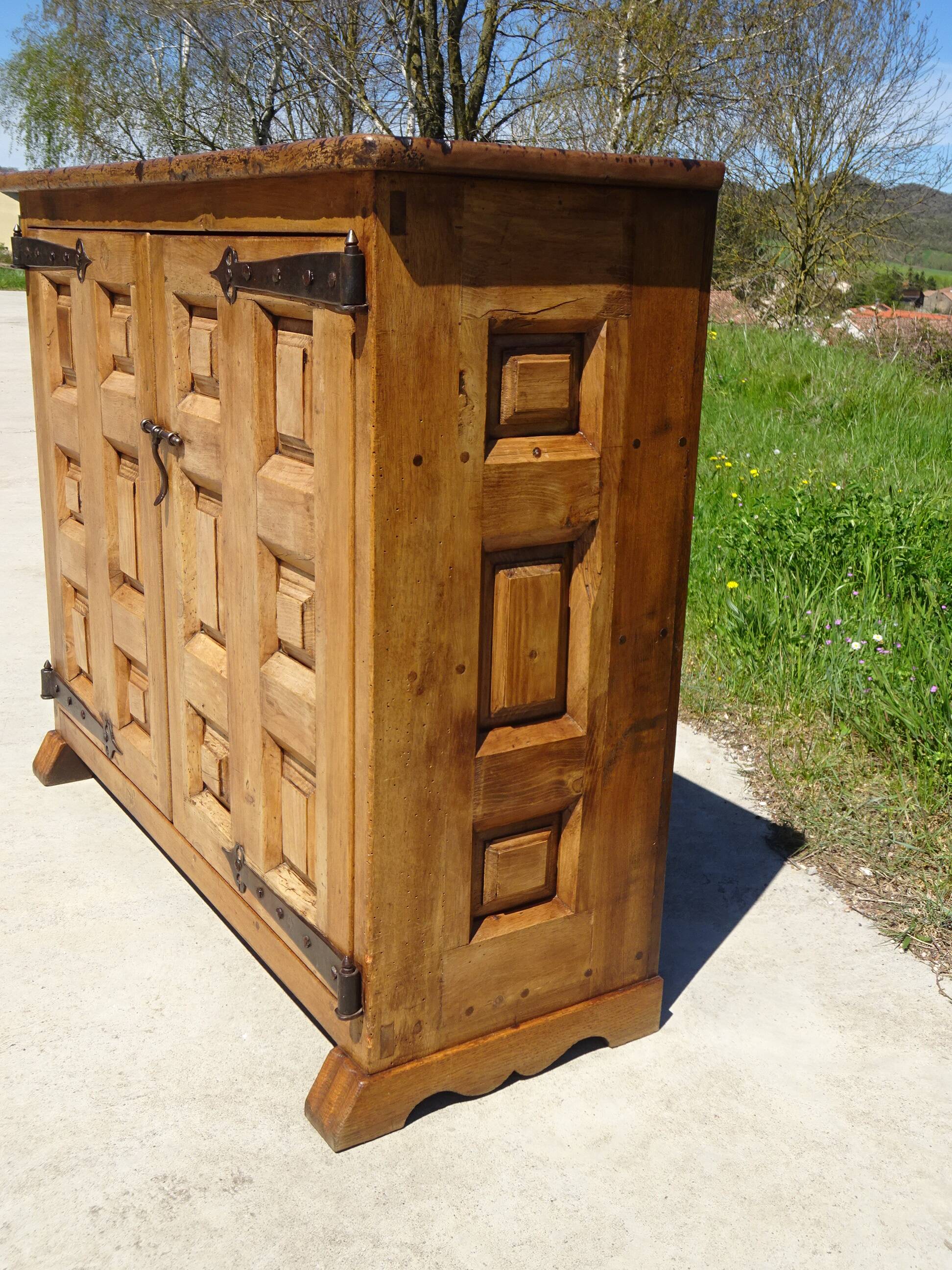 Old Tuscan sideboard, shallow depth