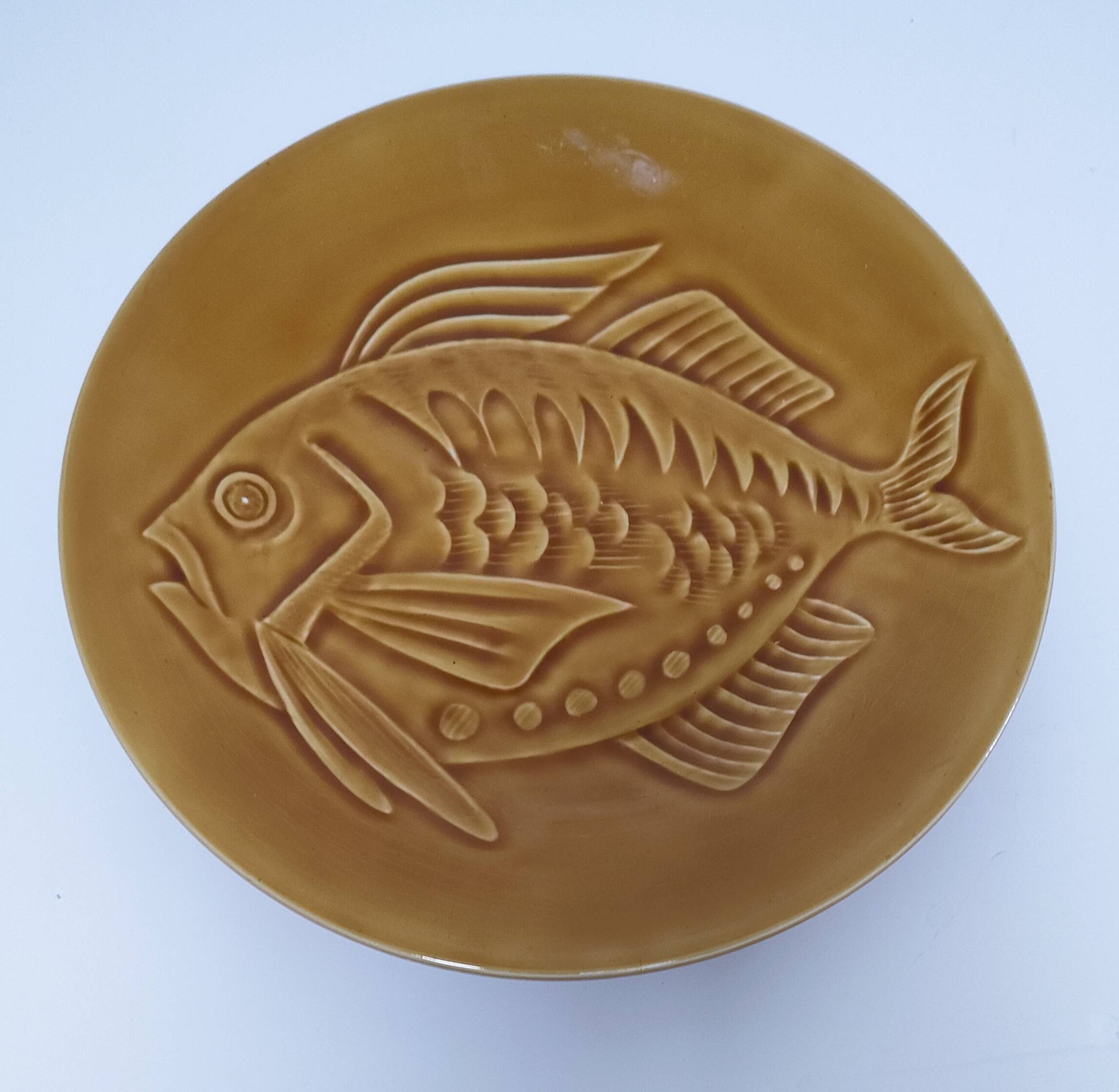 10 assiettes décor poisson par Robert Picault pour Longchamp