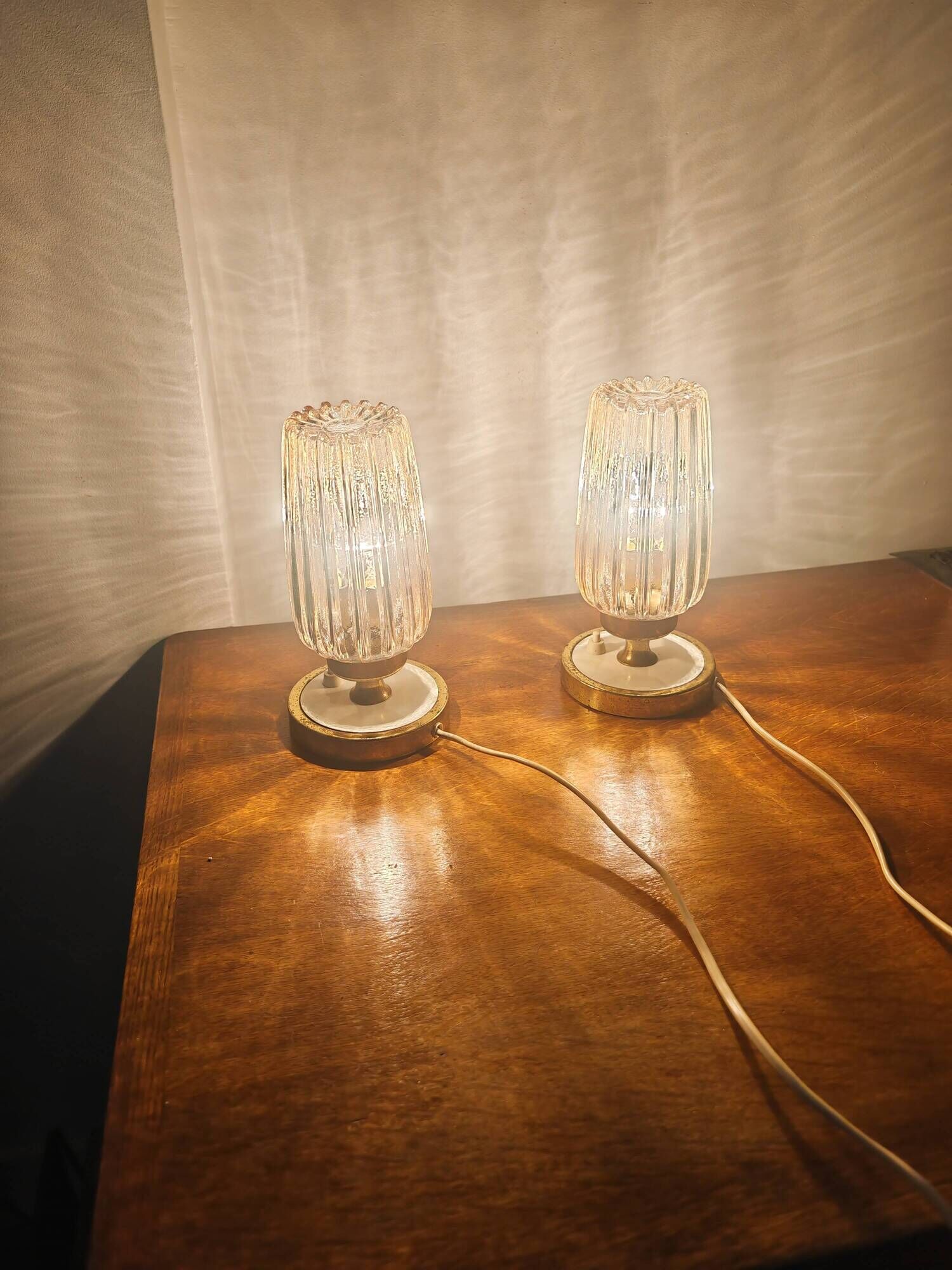 Pair of vintage 70s bedside lamps – Brushed brass, enamel & ribbed glass