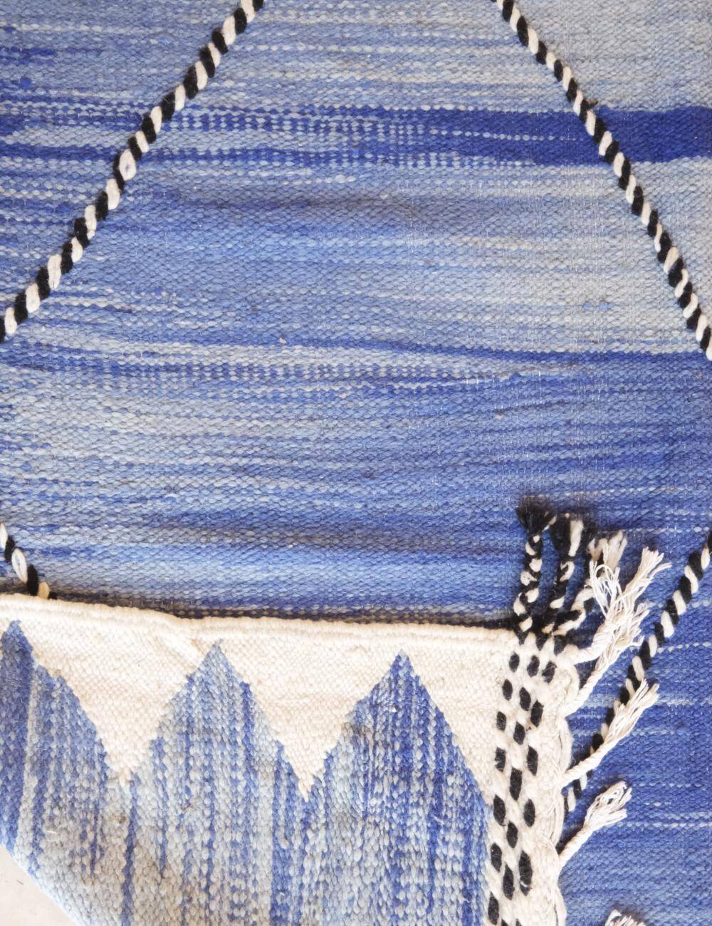 Contemporary Kilim Rug - 332 x 192 cm