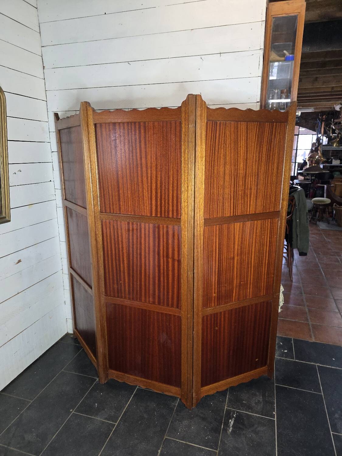 Three-panel screen in mahogany