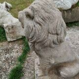 Paire de lions de jardin en pierre ancien vintage