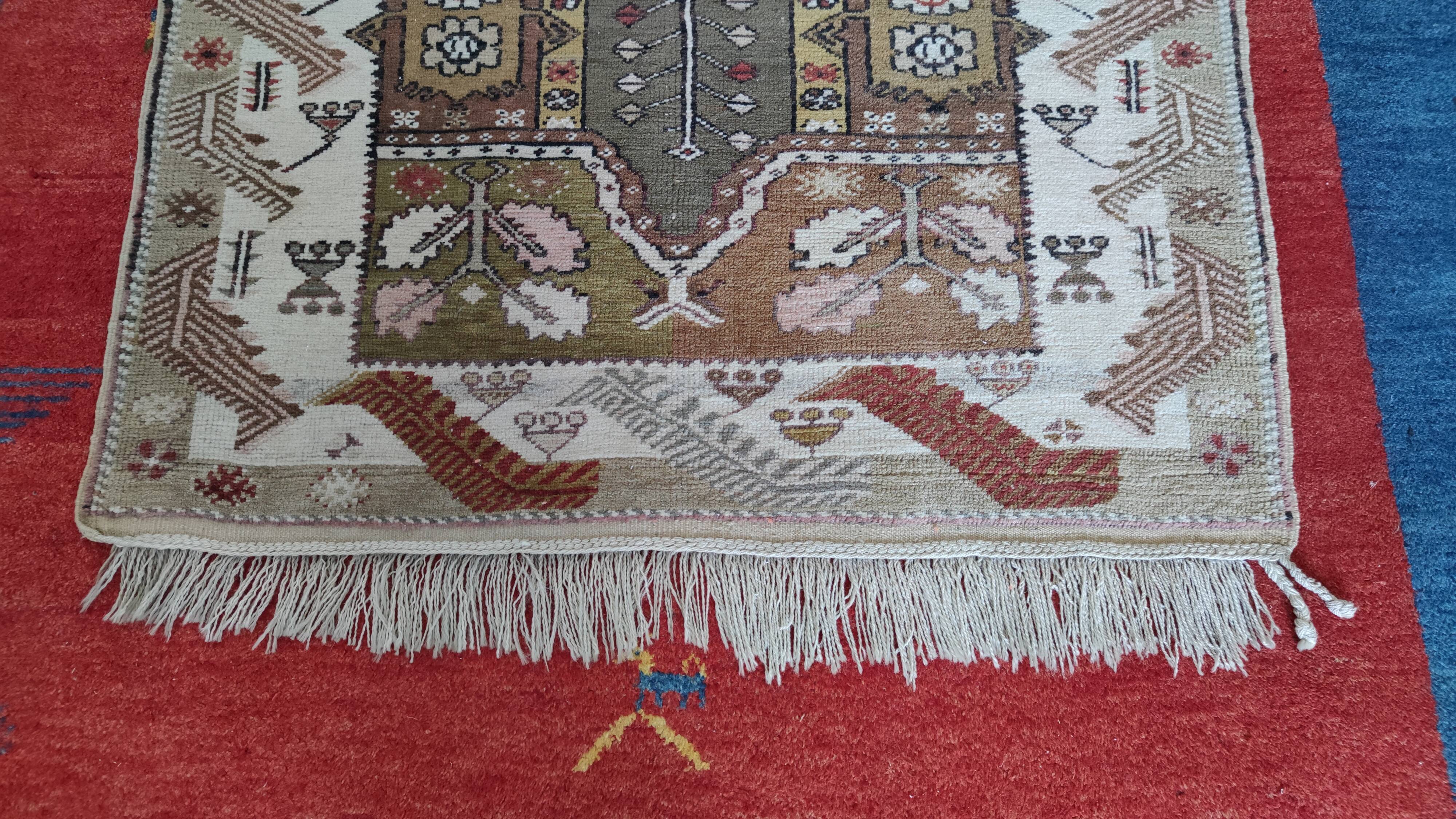 Anatolian carpet 182 x 115 cm