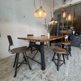 Table industrielle en bois