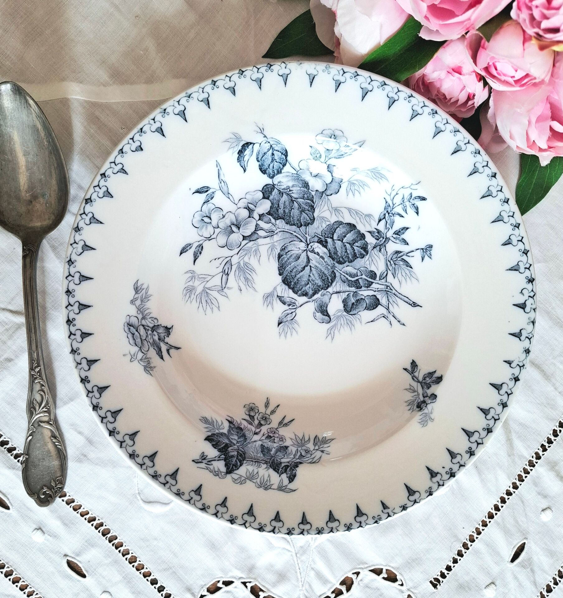 Antique deep plates in ironstone from Sarreguemines.