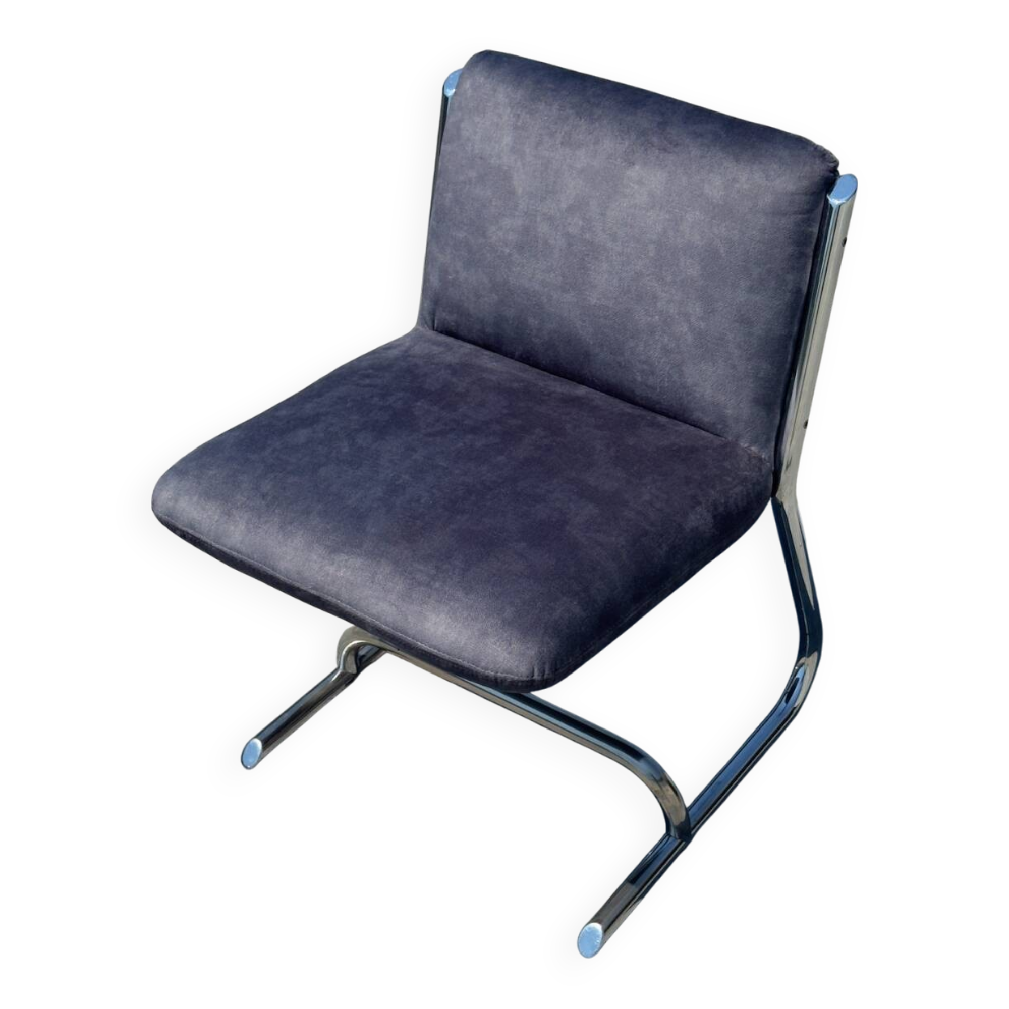 One of three available DID (Dado Industrial Design) Clematis chairs